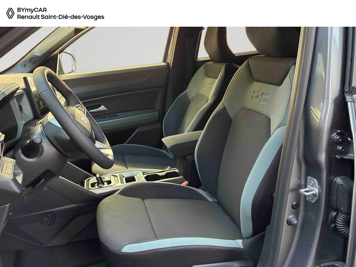 Dacia Duster Hybrid 155 — photo 11