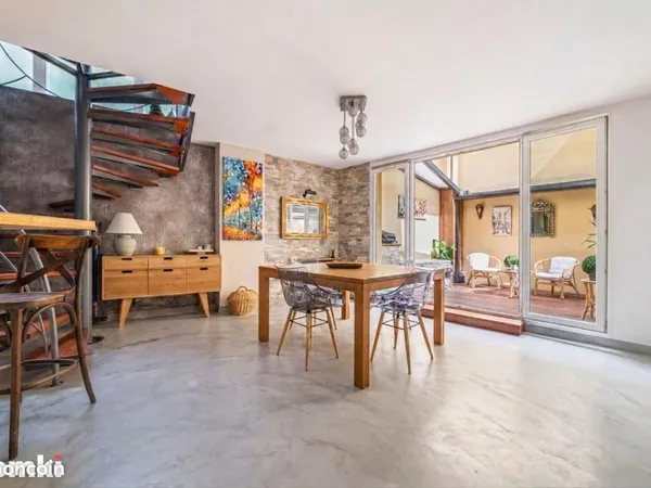 Appartement 5 pièces 166 m²
