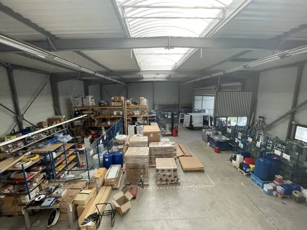 Local d'activité 1540 m²