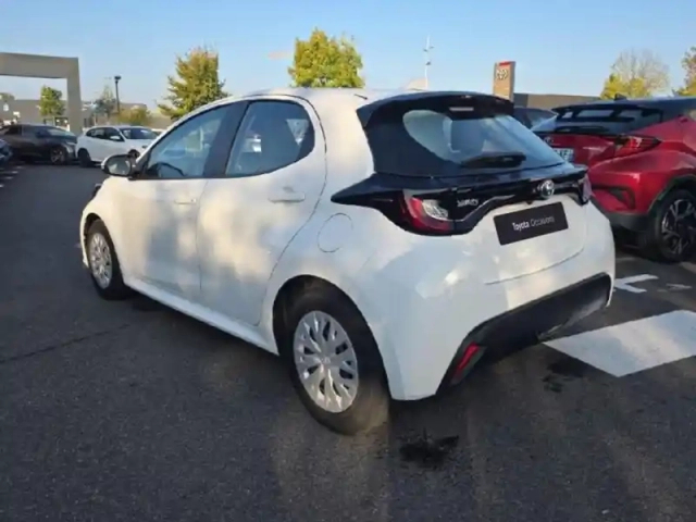 Toyota Yaris 116h dynamic 5p my22 — photo 2