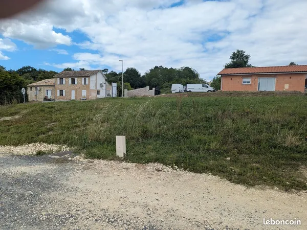 Terrain a vendre lot 1