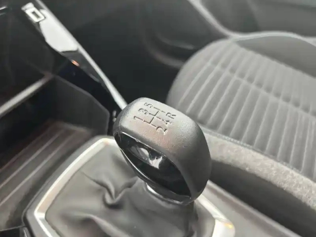 Peugeot 208 puretech 75 s&amp;s bvm5 — photo 14