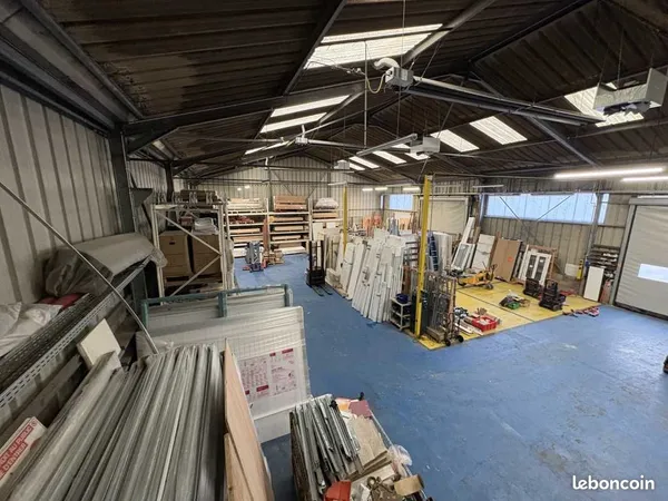 Local d'activité 719 m²