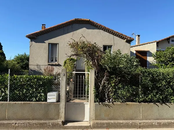 MAISON DES ANNÉES 30 UNE BELLE ADRESSE FACE AU CHÂTEAU