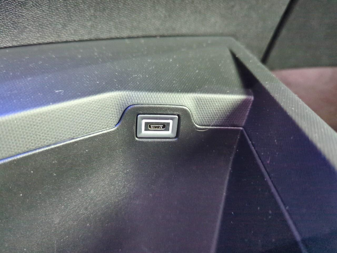 Peugeot 3008 hybrid 136 e-dcs6 allure — photo 28
