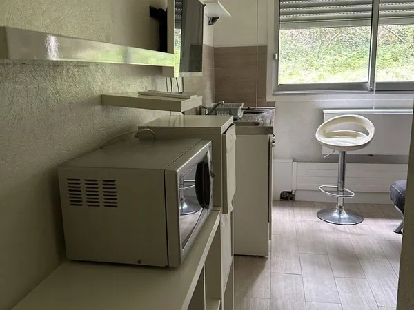 Studio 1 pièce 13 m²