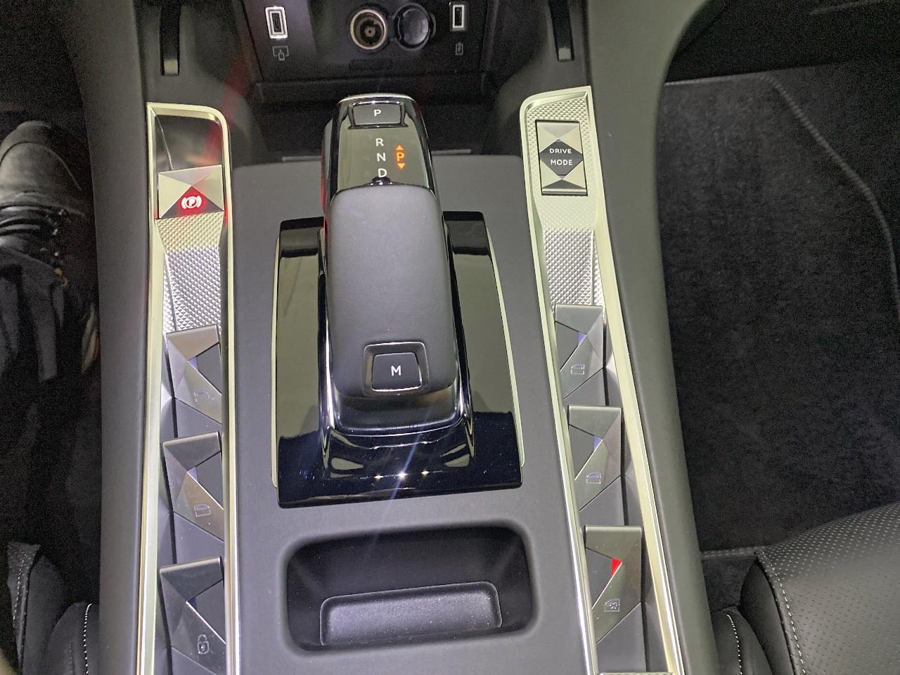 Ds Ds 7 crossback bluehdi 130 eat8 etoile — photo 17