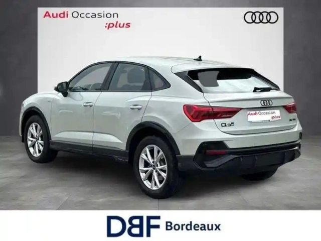 Audi Q3 35 tfsi 150 ch s tronic 7 s line — photo 3