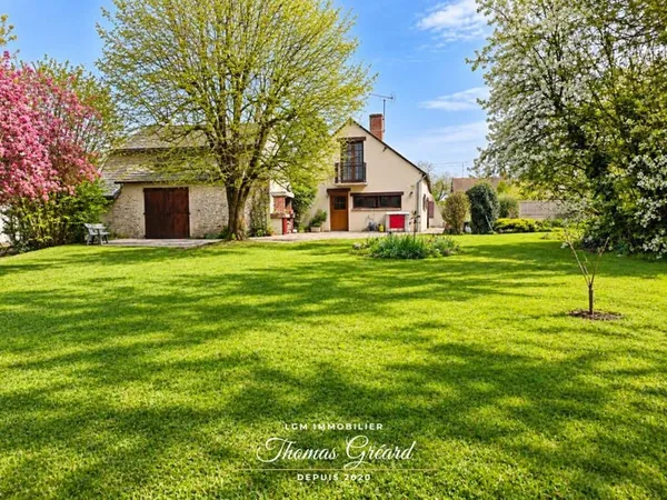 Charmante longère 150m² - 4 chambres + bureau - Beau terrain arboré et garage - Entre Bonneval et Ch