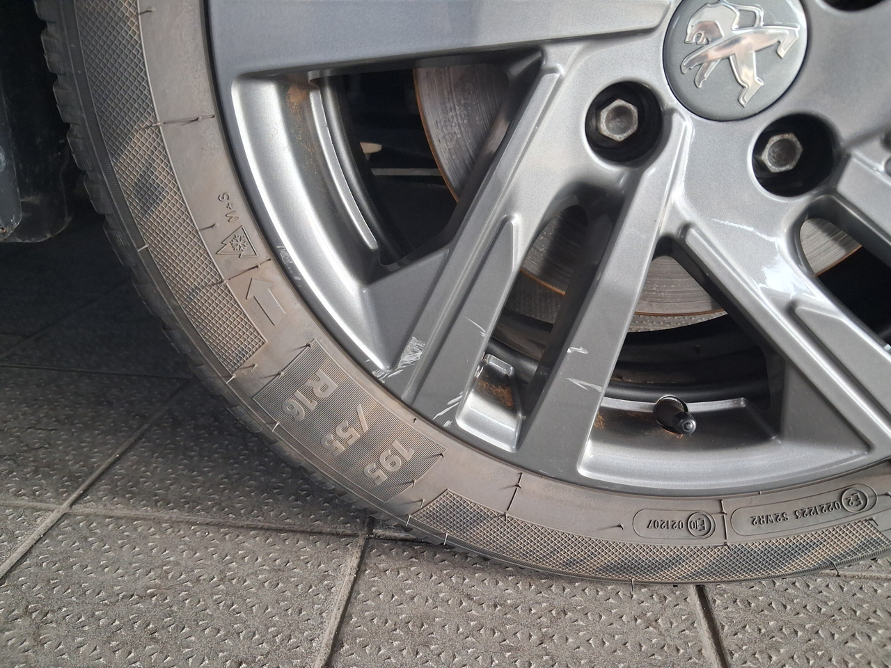 Peugeot 208 PureTech 100 S&amp;S EAT8 — photo 40