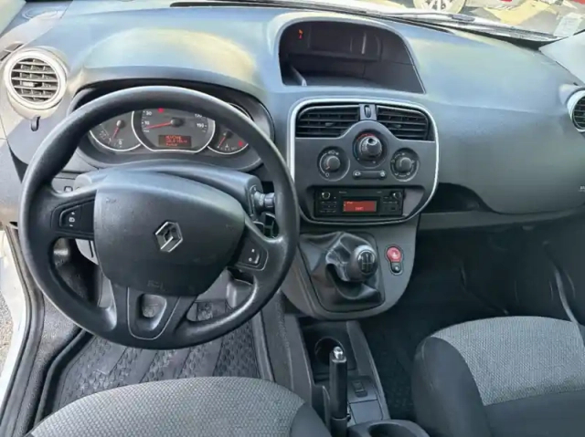 Renault Kangoo fourgonnette 1.5 dci 75ch grand confort — photo 3