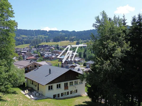 Maison 10 pièces 229 m²