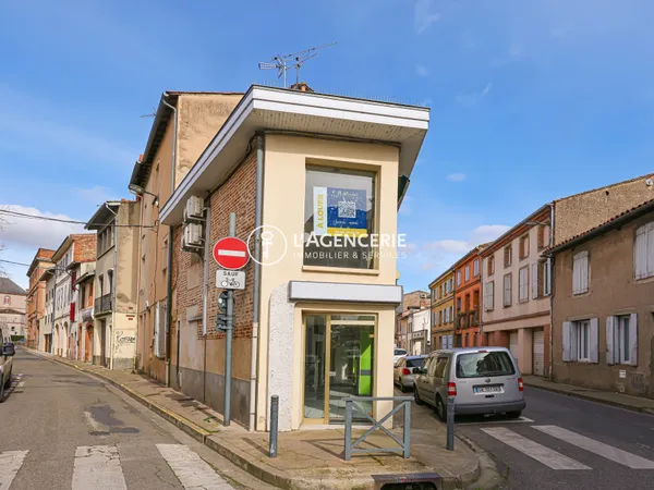 Local 57 m² sur 2 étages