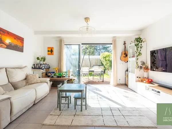 A VENDRE PAR L'AGENCE DES SABLONS - Exclusivité  Idéale....