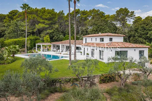 Maison 10 pièces 475 m²