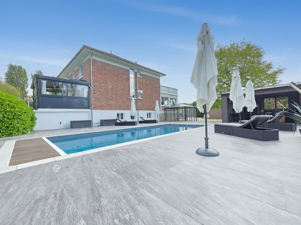 Demeure de prestige avec piscine et accès au Grand Morin à Villiers-sur-Morin
