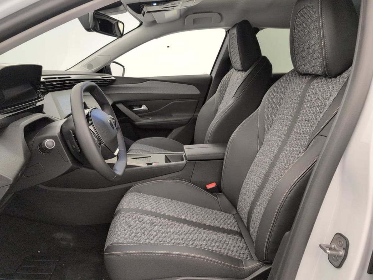 Peugeot 308 — photo 16