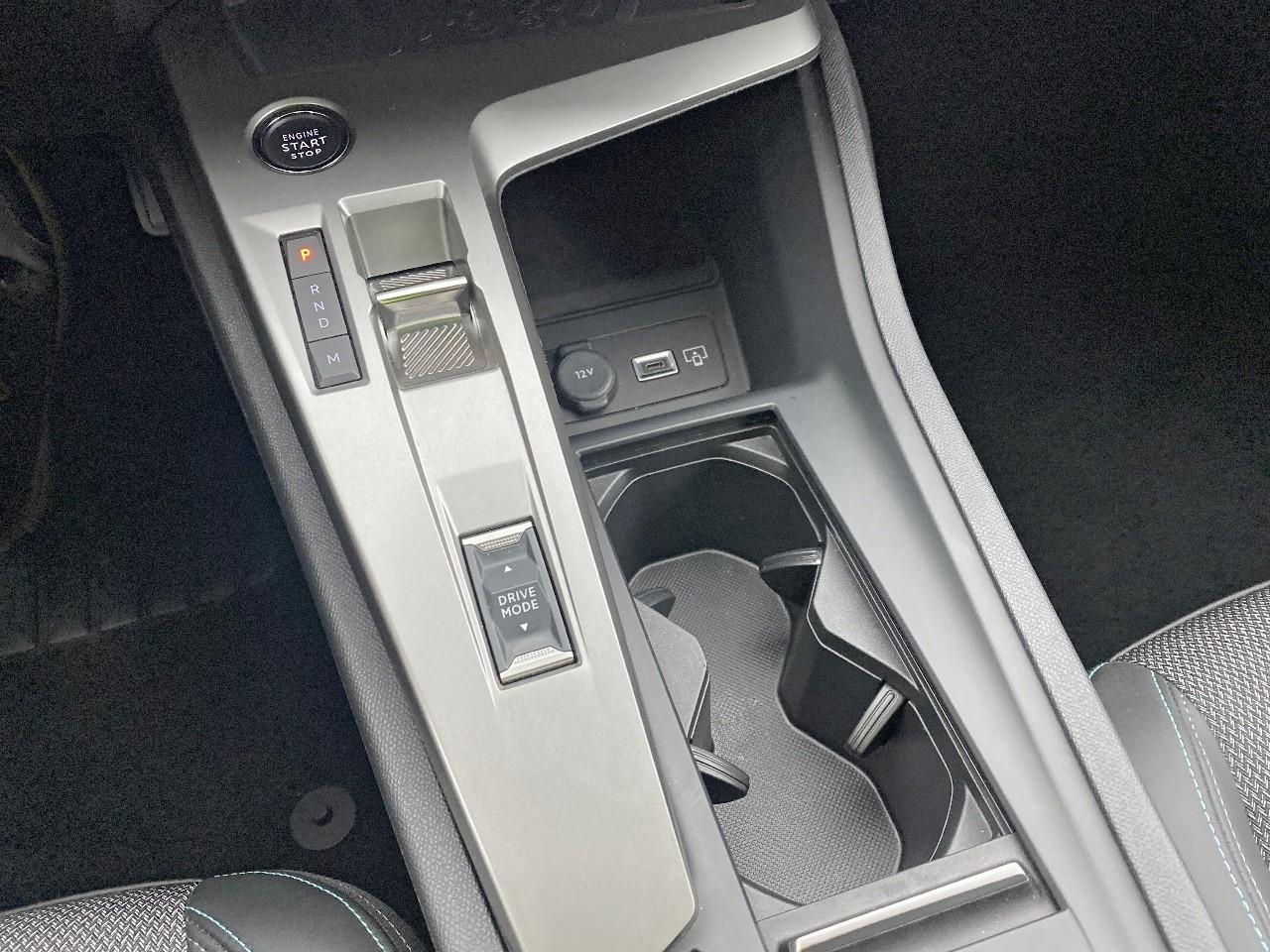 Peugeot 308 hybrid 145 e-dcs6 allure — photo 17