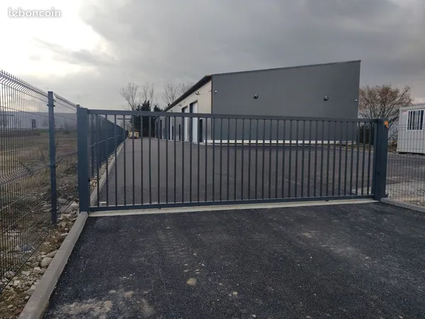Locaux 156 m2