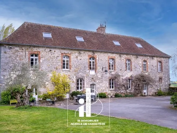 A 1H DE PARIS ANCIEN PRIEURE RENOVE DE 420 M² AVEC TERRAIN DE 6.000 M²
