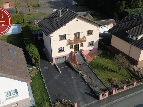 Maison 10 pièces 151 m²