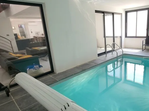 Maison 7 pièces 200 m²