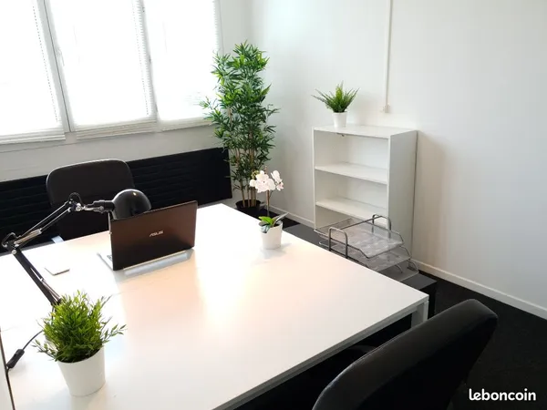 Bureau 24 m2 à 2 mn sortie A72 Technopole en ZFU