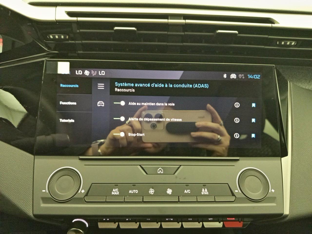 Peugeot 308 hybrid 145 e-dcs6 allure — photo 27