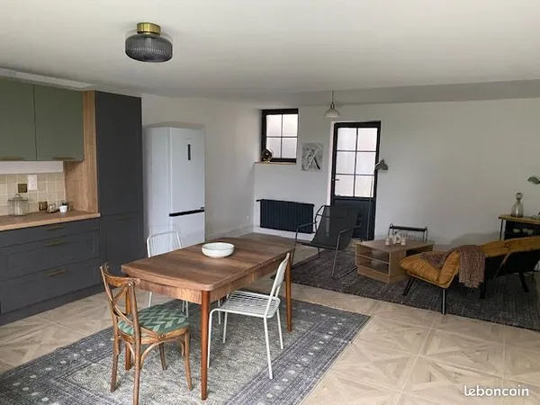 LOUE T2 DE 76 m2 MEUBLE centre Oloron