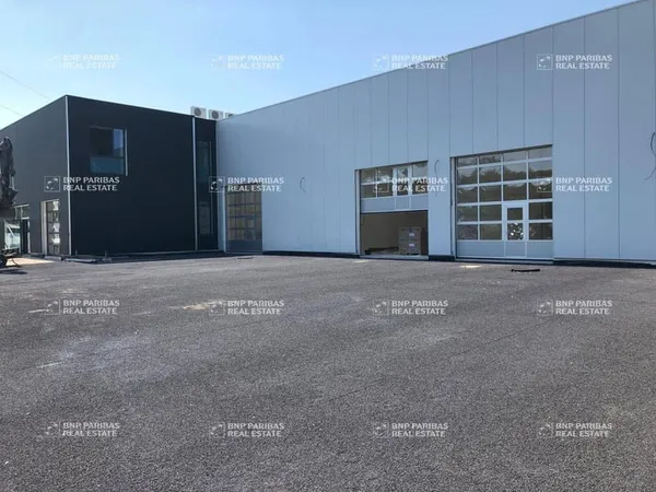 Local d'activité 320 m²
