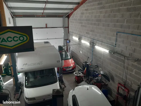 Local d’activité et entrepôt Location Sare  230m² 1250€