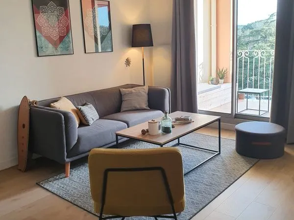 T2 rénové 34m² - Balcon - Résidence avec piscine - Fréjus