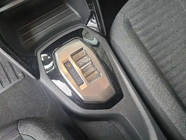 Peugeot 208 puretech 100 s&amp;s eat8 — photo 35
