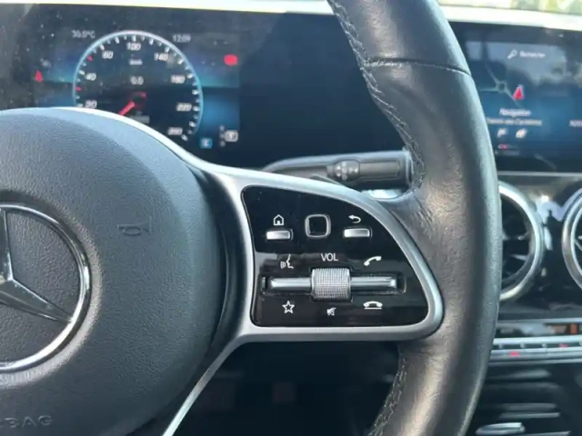 Mercedes Glb 200 d business line — photo 14