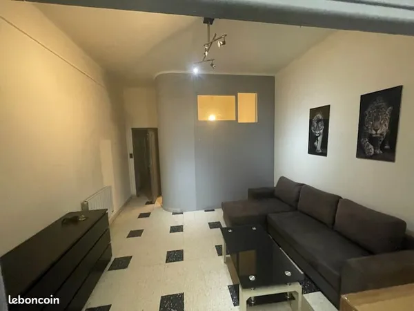 T2 meublé - 40 m² - 600 /mois
