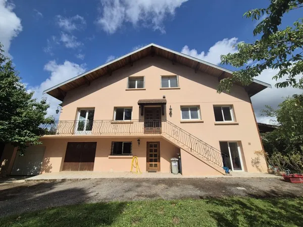 Vends maison 232m² avec T2 indépendant