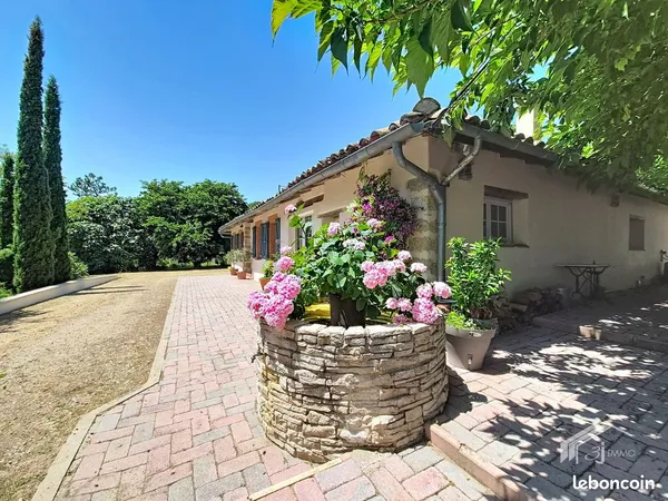 Villa 7 pièces 272 m²