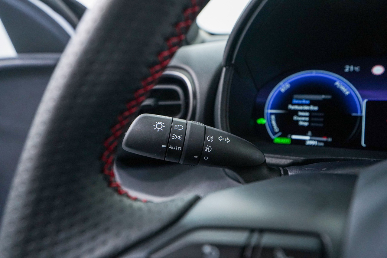 Toyota Yaris 4 — photo 21