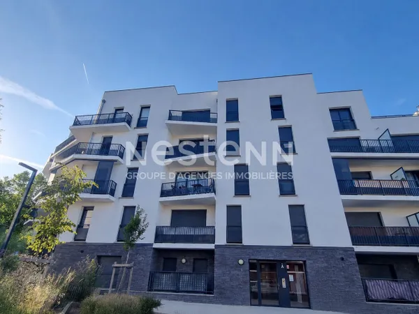 Appartement 2 pièces lumineux au dernier étage à Saint Thibault des Vignes