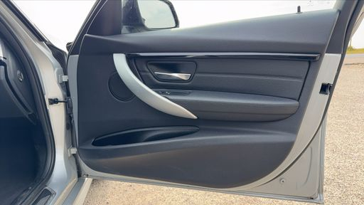 BMW Serie 3 318d 150 Steptronic8 - M Sport – 2016 – 153672 km – Diesel – Boîte Automatique — photo 44