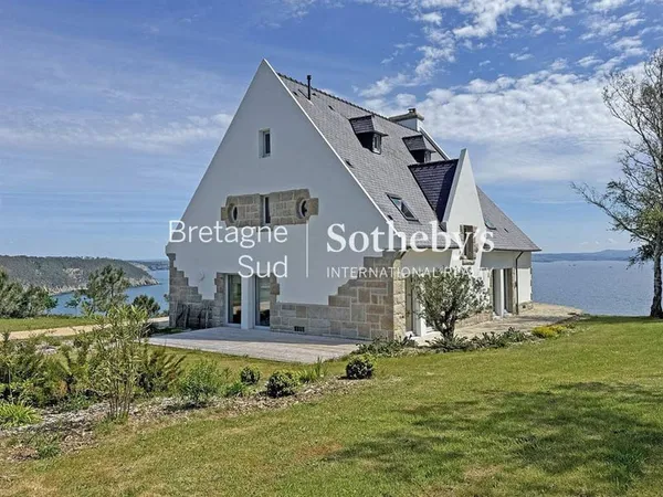 Maison 10 pièces 280 m²