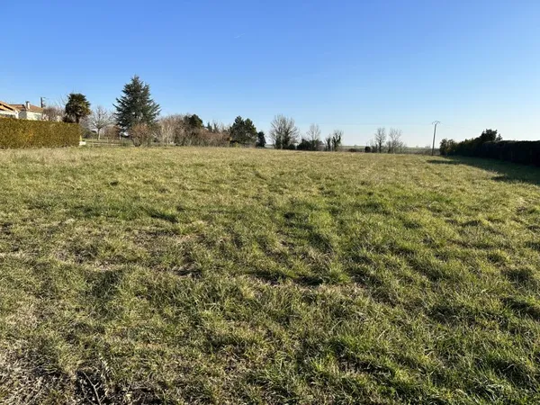 Terrain 2430 m²