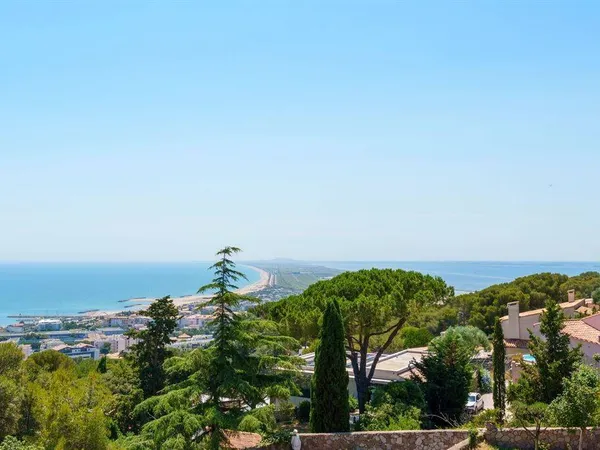 Maison 7 pièces 304 m²