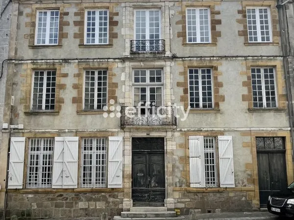 Maison 12 pièces 495 m²