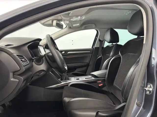 Renault Megane mégane iv berline tce 140 energy — photo 18