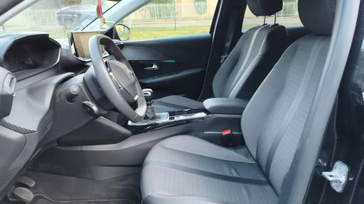 Peugeot 208 1.2 PureTech 100 - Allure – 2022 – 22593 km – Essence – Boîte Manuelle — photo 29