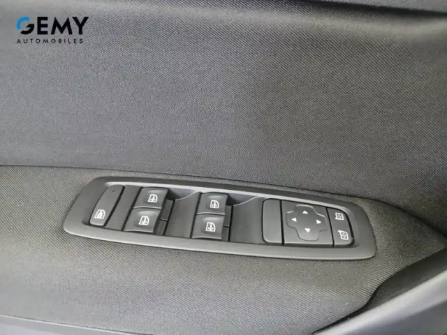 Renault Megane iv berline blue dci 115 edc — photo 31