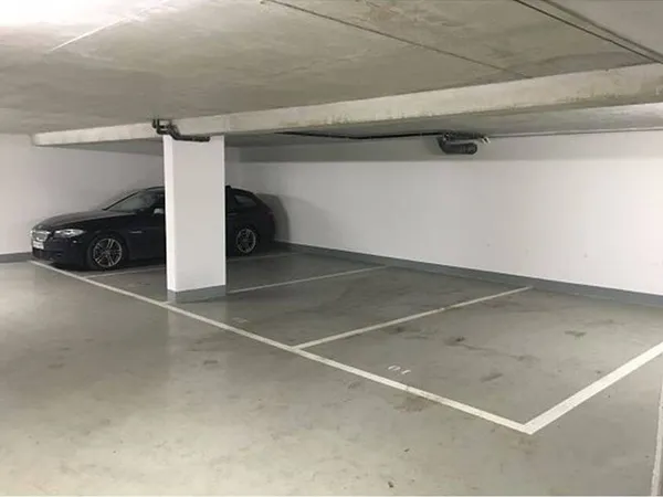 Parking/Garage/Box 225 m²