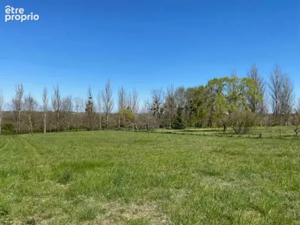 Terrain 605 m²