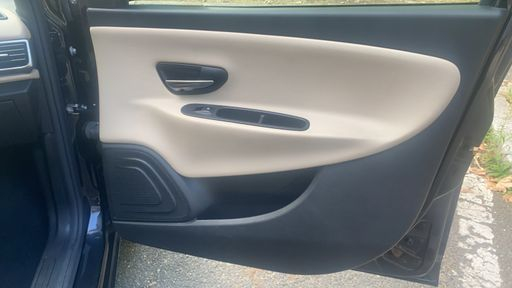 Lancia Ypsilon 1.2 69 - Gold – 2014 – 57800 km – Essence – Boîte Manuelle — photo 27